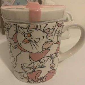 Aristocats Disney Marie the Kitty. Brand New Mug with Lid.